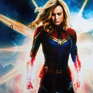 ブリー・ラーソン直筆サイン入り大型写真…Brie Larson ブリー・ラーソン直筆サイン入り大型写真…Brie Larson ブリー