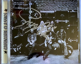 Gregg Allman ha autografato il CD Allman Brothers Band At Fillmore East