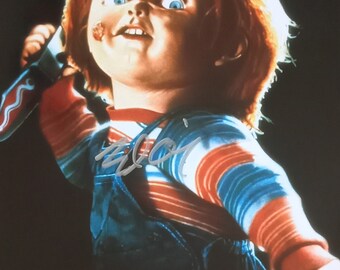 チャイルド・プレイ チャッキー ブラッド・ドゥーリフ サイン入り ブラッド・ドゥーリフ直筆サイン入り「CHUCKY」ライセンス写真。マット