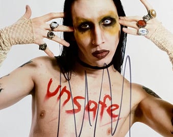 MARILYN MANSON サイン入りCD Marilyn Manson サイン入りCD c37d94_9d1a6fb09d8d4df5a0886da