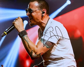 Chester Bennington Autographed Linkin Park 8x10 Photo