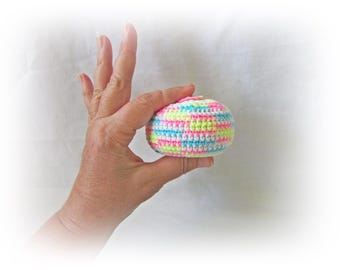 Pallina da giocoleria all'uncinetto, in cotone color pastello, adatta a bambini e adulti.