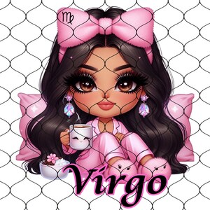 Pu&ograve; includere: Un'illustrazione di cartone animato del segno zodiacale Vergine. L'illustrazione presenta una giovane donna con lunghi capelli neri che indossa un pigiama rosa e pantofole. Tiene una tazza rosa con un viso sorridente. Lo sfondo &egrave; un motivo a rete bianca.