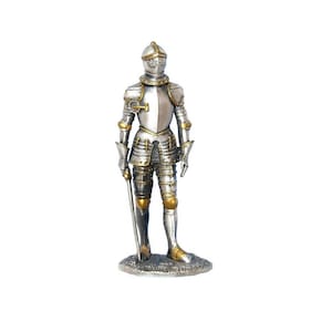 Knight in plate armor with a sword - Tin figurine