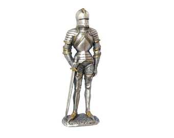 Caballero con armadura completa y espada - Figura de hojalata