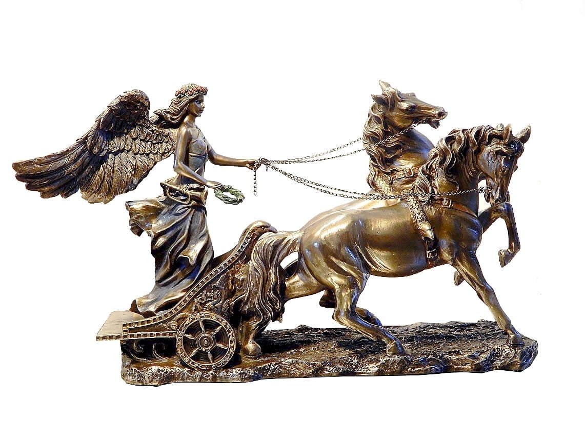 古代戦車 彫刻 オブジェ 置物 翼のある女神ニケを乗せた戦車 - 勝利のシンボル - Etsy 日本