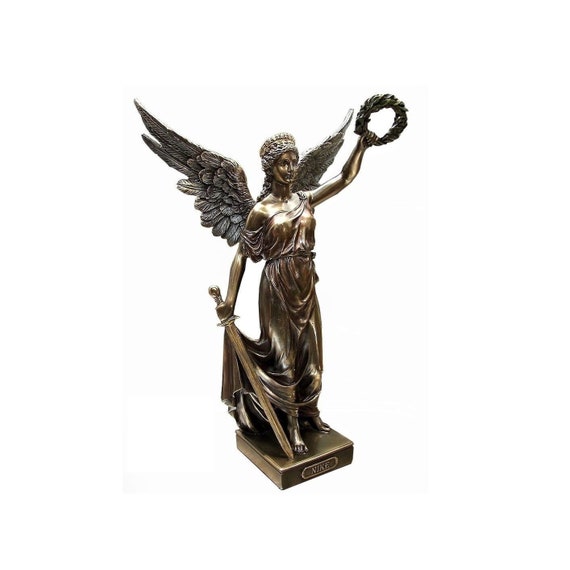 剣と月桂冠を持つ勝利の女神ニケ - Etsy 日本