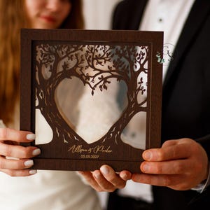 Set di sabbia per matrimonio Unity con albero genealogico, iniziali e data, cornice in legno e acrilico, vari colori, sabbia colorata in sacchetti di carta kraft, matrimonio in spiaggia