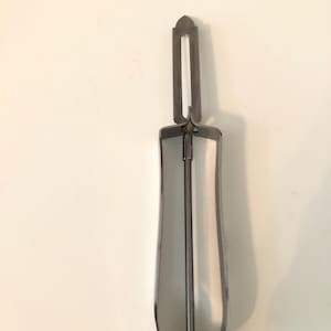 Vintage Floating Blade Vegetable Peeler, Scaper, Potato Peeler, Carrot Peeler, Kitchen gadget