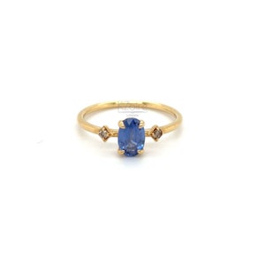 Dazzling Blue Sapphire 18k Yellow Gold Ring with Champagne Diamond Accent | KZ-6001