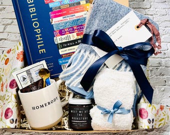 Book Lover Gift Box: 'Bibliophile' Book, Scarf, Candle & Mug