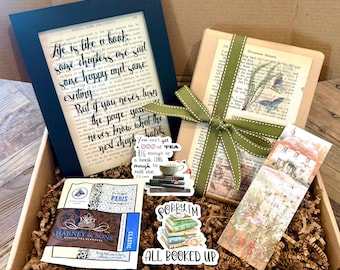 Book Lover&#39;s Surprise: Blind Date with a Book + Book Page Art & Bookish Goodies