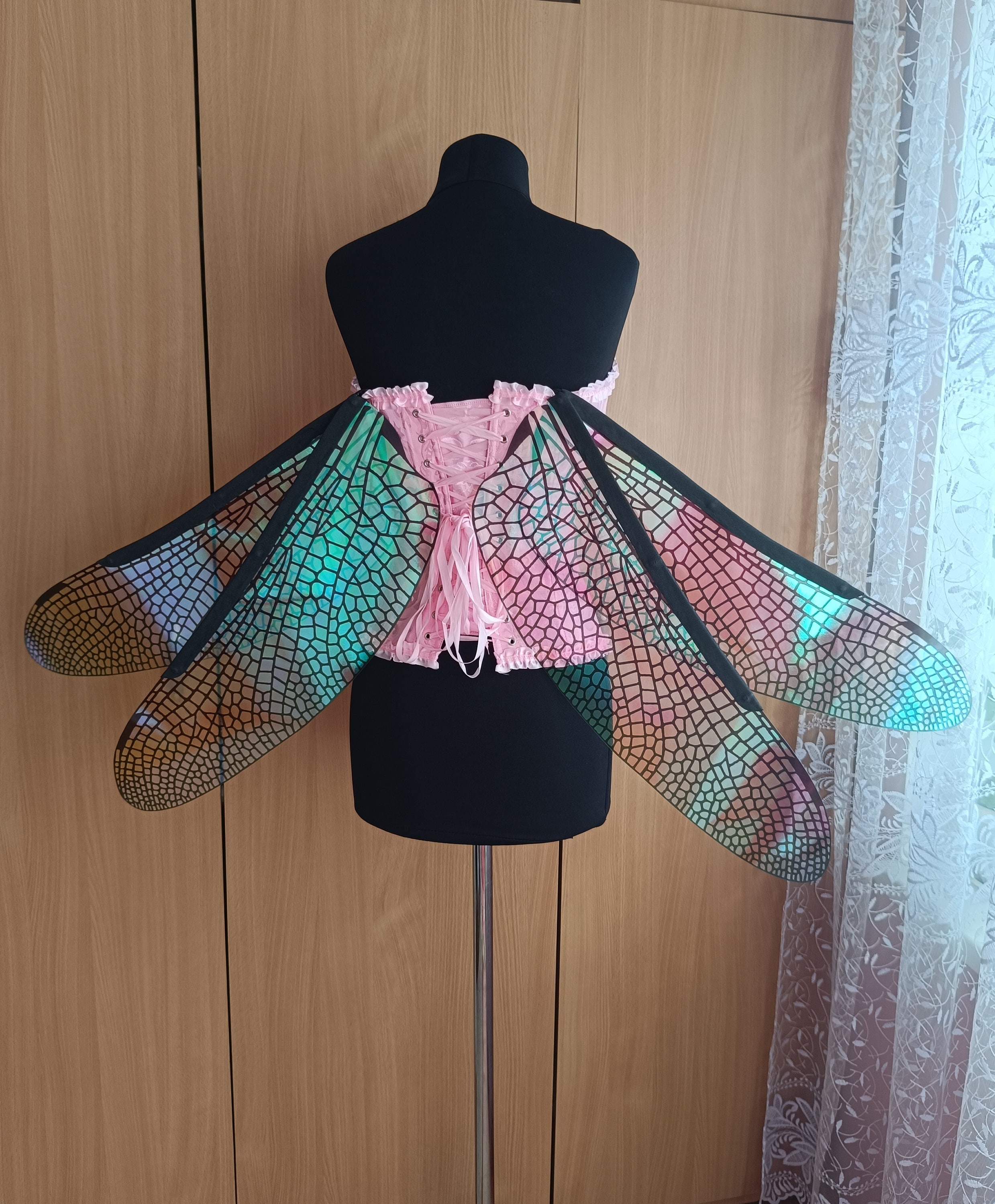 Acquista Ali di cicala da donna e ragazza, ali di libellula, ali di elfo, fata, costume da cosplay per Halloween, festa in maschera, travestimento in Italia a partire da 12