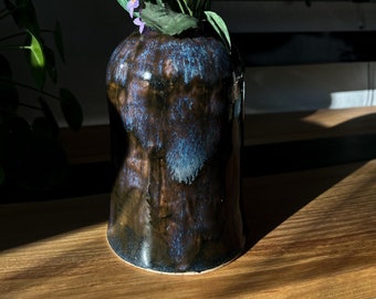 Vase en céramique, fait main, unique avec un dégradé de couleurs unique