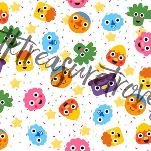 Może przedstawiać: Wzór bez szwów z kolorowymi twarzami postaci z kreskówek o różnych wyrażeniach. Tło jest białe z żółtymi gwiazdami i konfetti.