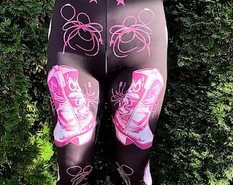 Cute Black Western Cowgirl Leggings | Pink Cowgirl Boots, Hat & Cactus Design | Western Desert Aesthetic Women&#39;s Leggings