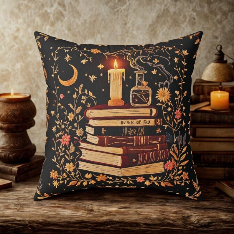 Dark Academia bloemen gotisch leesgrage sierkussen, Witchy Vibes literair boekenliefhebber bibliotheekaccent, Celestial Stars Moon Reading kussen cadeau afbeelding 1