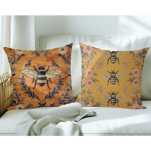 Künstlerisches Boho Blumenbienenwurfkissen, Cottagecore frühlingshaftes Dekorateurkissengeschenk, Naturalismusinsekten-Hummel-botanischer Hauptakzent Bild 4