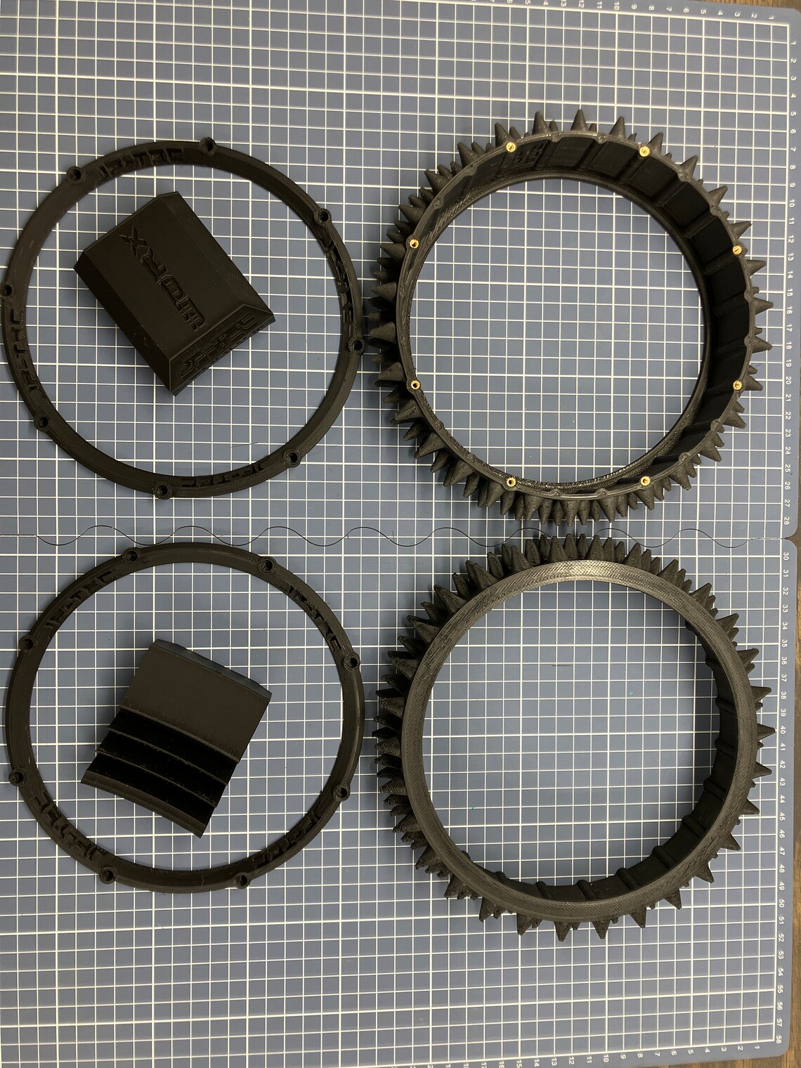 Roues Antidérapantes Pour Robot Tondeuse Worx Landroid Série SM (S450i, M800i, S300) - Picots Acier Inox, Diamètre 205 Mm - 3
