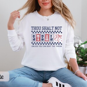 Funny Baseball Shirt Comfort Colors Baseball Mom Shirt, Womens Game Day Tee, Thou Shalt Not Steal Softball Shirt, Baseball Fan Gift for Her bild 10