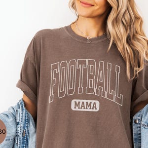 Custom Football Mom Tshirt Comfort Colors, Personalized Football Mama Shirt with Name on Back, Mom Game Day Tee Sports Mom Gift for Team Mom bild 9