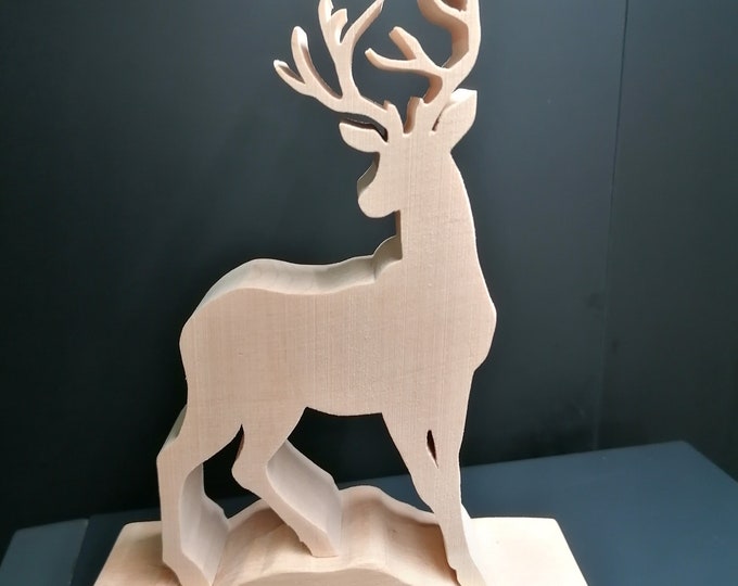 Hirsch, Rotwild, aus Zirbenholz