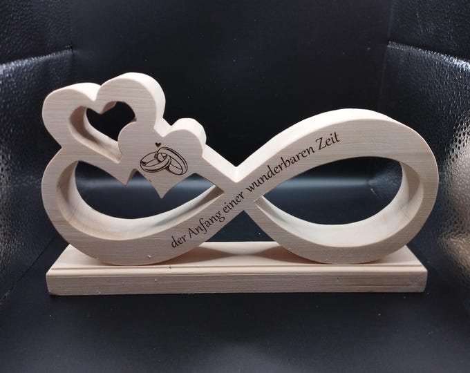 Zirbenholz Unendlichkeit mit Tauben & Herzen | Hochzeitsgeschenk Holz personalisiert | Infinity Symbol | Geschenk zur Hochzeit Österreich