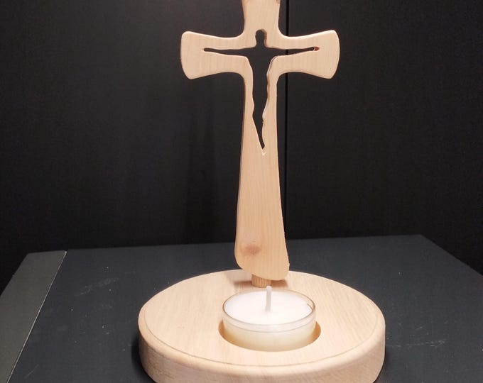 Zirbenholz Kreuz mit Ausschnitt | Modernes Holzkreuz Jesus | Handgemachtes Geschenk Taufe Kommunion | Religiöse Deko Holz | Österreich