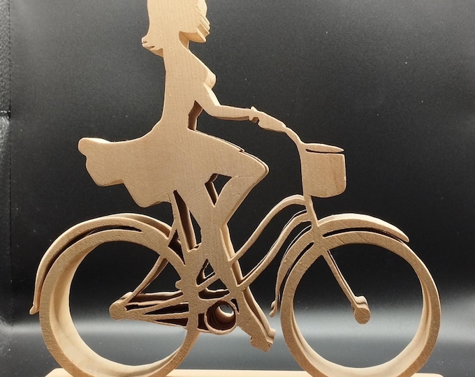 R-18 Frau mit Rad mit Radbox aus Zirbenholz