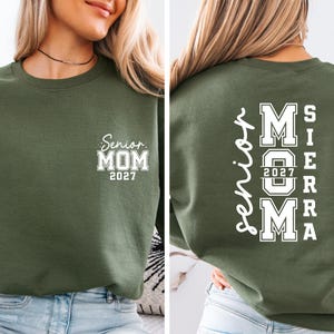 Sudadera Senior Mom 2027, Suéter personalizado para mamá de graduación 2027, Regalo de graduación para graduados, Conjunto a juego para la familia Senior Mom 2027, Sudadera de cuello redondo Clase del 27 imagen 11