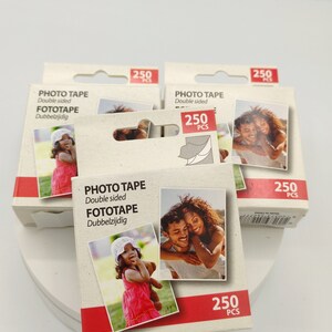 Doppelseitiges Fototape 250 Stück im praktischen Set Fotoklebestreifen für sicheres und sauberes Anbringen von Fotos Bild 2