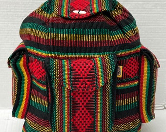 Mochila artesanal mexicana de 3 bolsillos