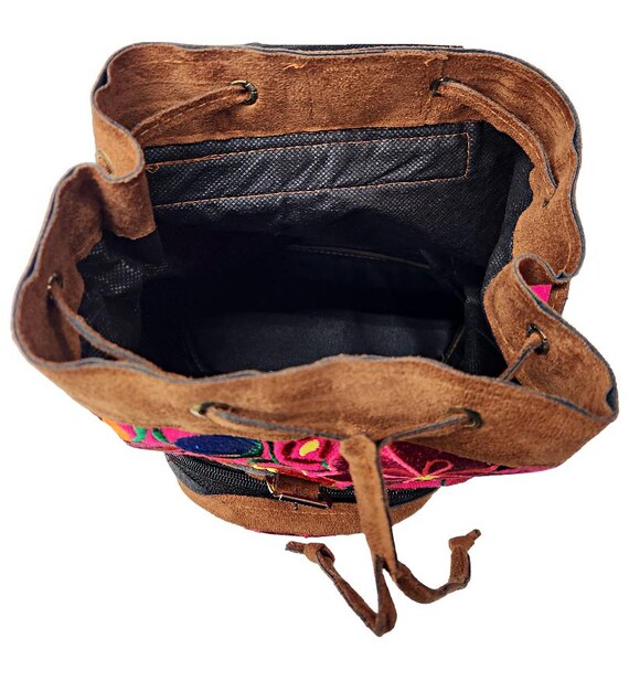 Handmade Guatemalan Backpack: Floral Embroidered Travel Bag  display picture 1