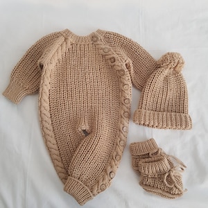 Hand-Knitted Baby Romper Set – Organic Cotton Newborn Outfit – Unisex Baby Shower Gift, Winter Baby Clothes, Coming Home Outfit