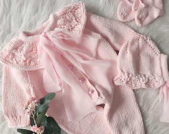 Hand-Knitted Pink Baby Girl Coming Home Outfit – Organic Cotton Newborn Romper Set with Bow – Baby Shower Gift, Newborn Hospital Outfit