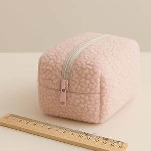 Piccola borsa per il trucco in peluche – Borsa cosmetica morbida con cerniera – Organizer da viaggio per articoli da toeletta – Regalo fatto a mano