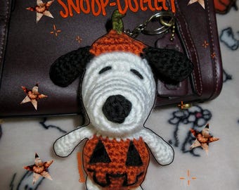 Crochet Puppy Keychain: Beagle Dog Amigurumi Accessory
