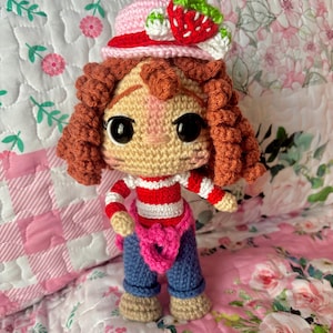 Strawberry shorttcake crochet//niña fresa crochet// strawberry girl