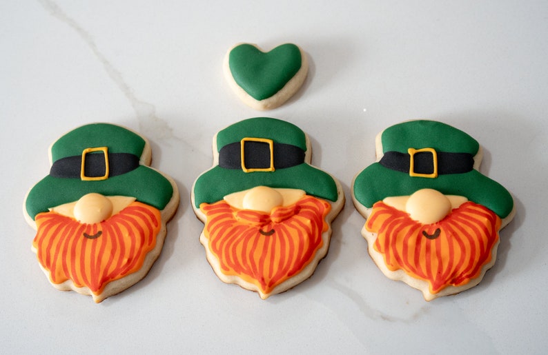 Three leprechaun cookies.