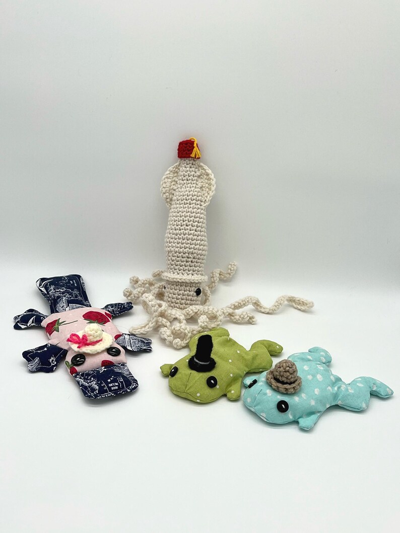 Mini gehaakt mutspatroon voor popaccessoire Eenvoudig haakpatroon Amigurumibundel sleutelhanger Rugzak bedelpatroon Eenvoudig gehaakt klein cadeau afbeelding 3
