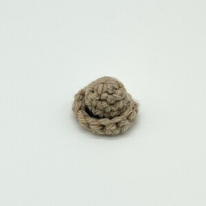 Mini gehaakt mutspatroon voor popaccessoire Eenvoudig haakpatroon Amigurumibundel sleutelhanger Rugzak bedelpatroon Eenvoudig gehaakt klein cadeau afbeelding 4