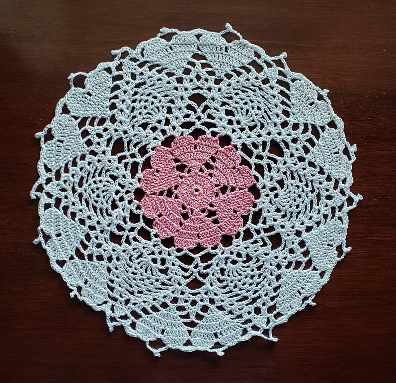 Threadneedle Crochet Round Crocheted Heart Motif Doily in Red, Pink or White With Pink - Etsy