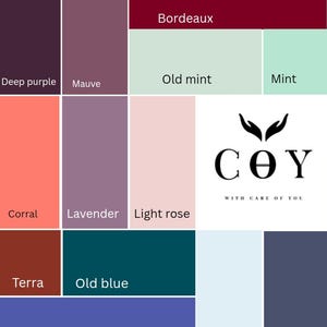 Pode incluir: Uma paleta de cores com blocos retangulares em deep purple, mauve, bordeaux, old mint, mint, corral, lavender, light rose, terra, old blue, cobalt, winter sky e denim. O log&oacute;tipo COY com m&atilde;os e o texto WITH CARE OF YOU.