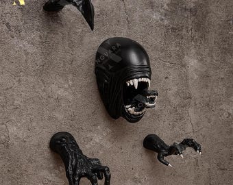 Alien Creature Wall Sculpture | Horror Sci-Fi Wall Art | Realistic Monster Head Statue | 3D Wall Decor | Unique Handmade Home Gift.