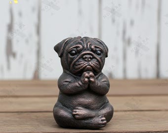 Decoración de pug meditando, escultura de perro zen para meditación, figura de yoga espiritual, regalo para amantes de los perros para la oficina y el hogar, acento consciente