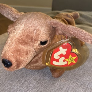 Rare retired TY Beanie Baby - Weenie