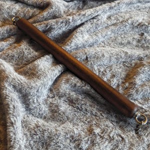 Kurze Spreizstange aus Holz