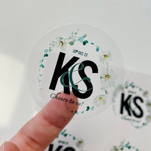 Initialen His Hers Wedding Stickers | Wit en groen bloementhema I gepersonaliseerde ronde cirkellabels