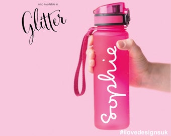 Autocollant nominatif personnalisé pour bouteille d'eau | Décalcomanies en vinyle pour verre, plastique, boîte cadeau | Fabriqué au Royaume-Uni | Paillettes, or, argent, or rose