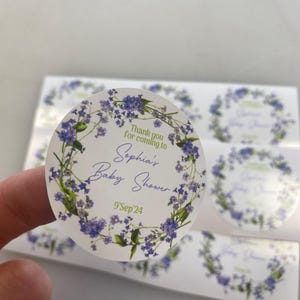 Stickers guirlande de fleurs myosotis lavande I Étiquettes design violet vert thème nature I Texte personnalisé Noms de date | Baby shower